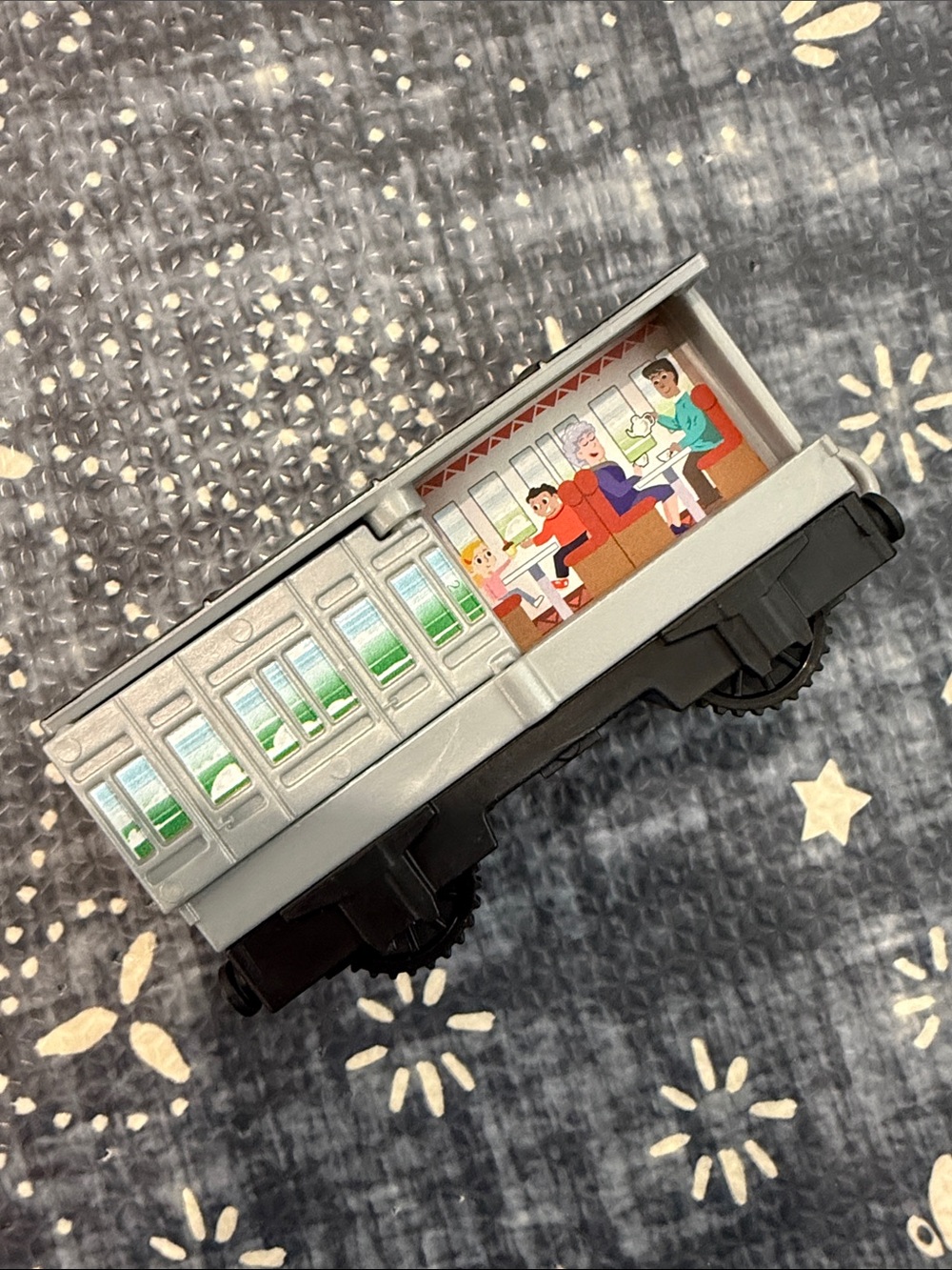 Thomas & Friends Motorized Talking James - Picture 9 of 10